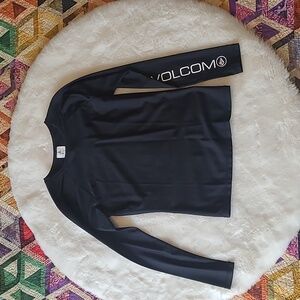 NWT Volcom Black SPF Protection Swim Beach Long Sleeve Top Medium